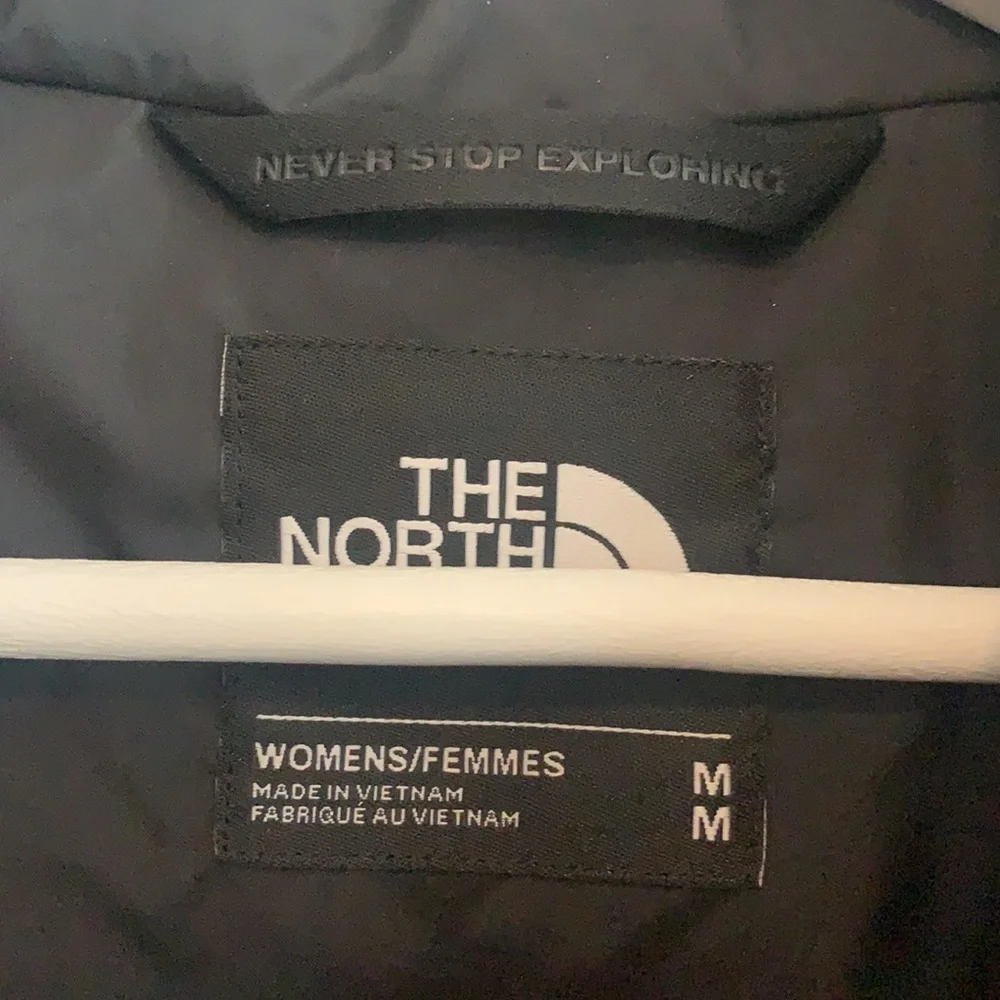 ❤️THE NORTH FACE ❤️Women’s gold & black tone great vest🌺🌺❤️❣️💖💖🌸❣️❣️ - Picture 6 of 9